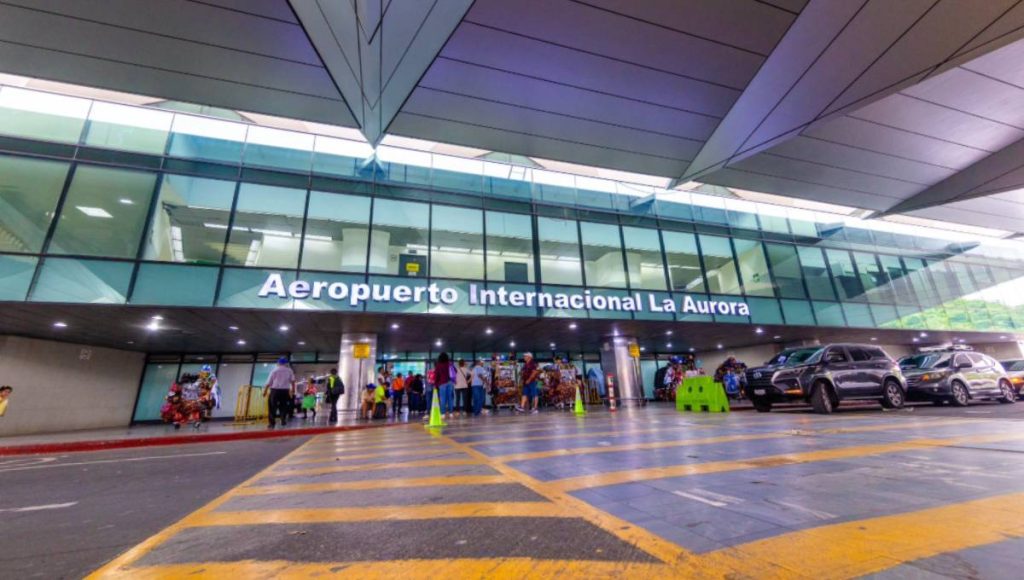 fachada del aeropuerto internacional la aurora en guatemala